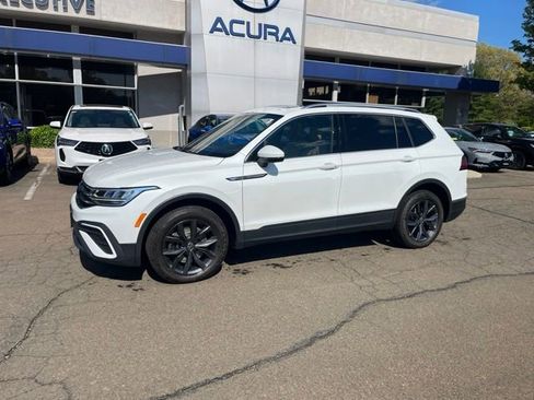Used 2023 Volkswagen Tiguan SE AWD/4WD image 34