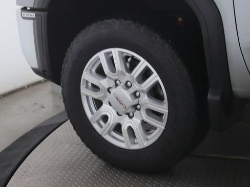 Used 2024 GMC Sierra 2500 SLE w/ SLE Value Package; image 13