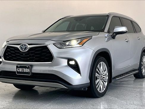 Used 2023 Toyota Highlander Platinum image 15