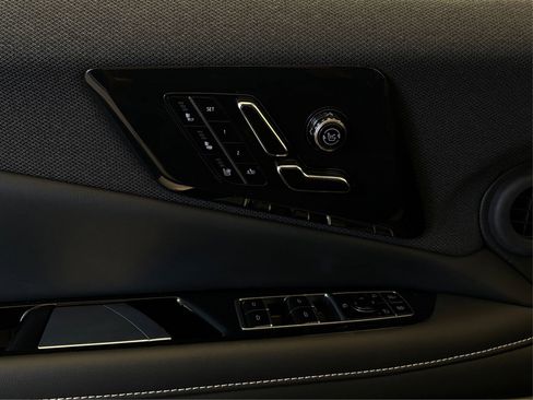 New 2026 Cadillac Optiq V image 30