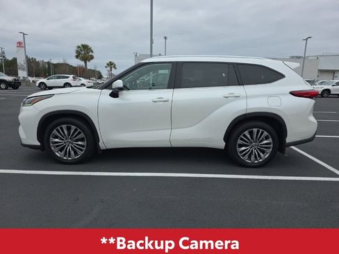 Used 2020 Toyota Highlander Platinum image 4