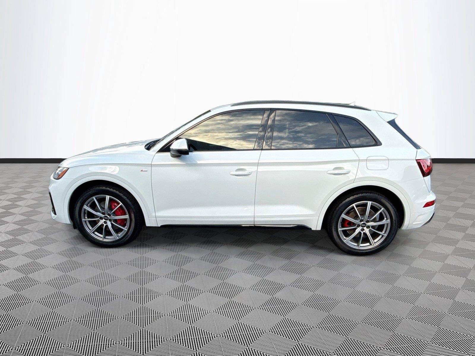 Used 2024 Audi Q5 e Premium Plus AWD/4WD image 4