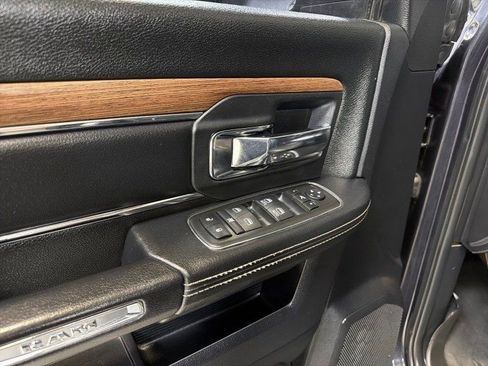 Used 2015 RAM 3500 Laramie w/ Convenience Group AWD/4WD image 17