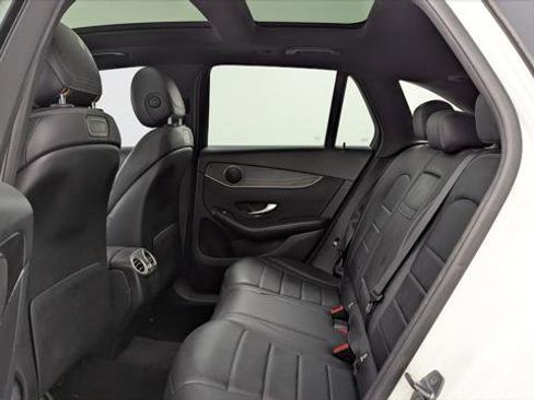 Used 2018 Mercedes-Benz GLC 300 4MATIC w/ Premium Package image 17