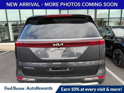 Used 2024 Kia Carnival LX FWD image 6
