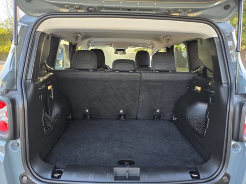 Used 2016 Jeep Renegade Trailhawk image 12