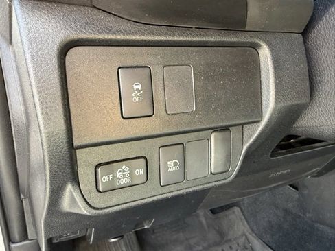 Used 2021 Toyota Tacoma SR5 w/ Blackout Package (TMS) image 13