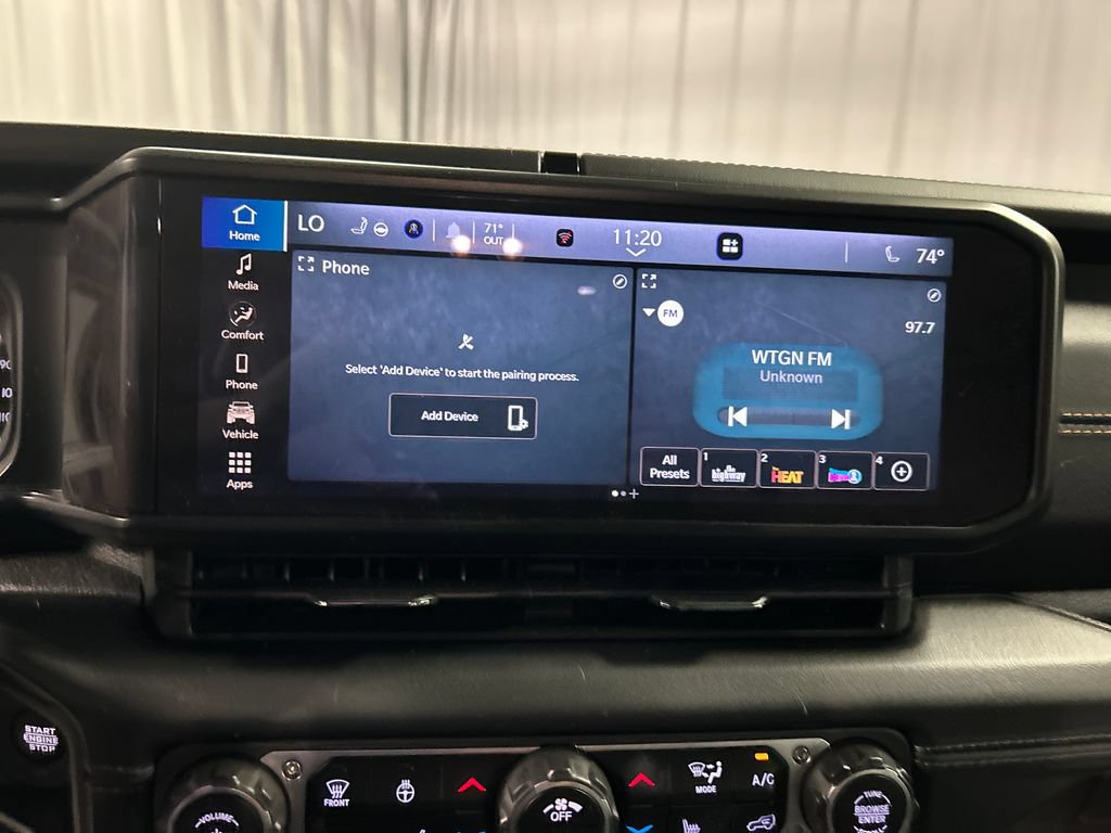 Used 2025 Jeep Wrangler Unlimited Sahara AWD/4WD image 17