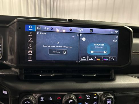 Used 2025 Jeep Wrangler Unlimited Sahara AWD/4WD image 17