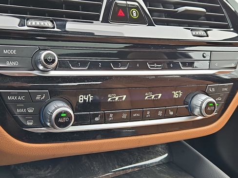 Used 2023 BMW 540i xDrive w/ Convenience Package image 17