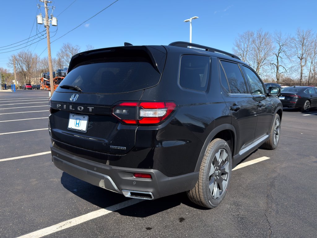 New 2026 Honda Pilot Touring image 5