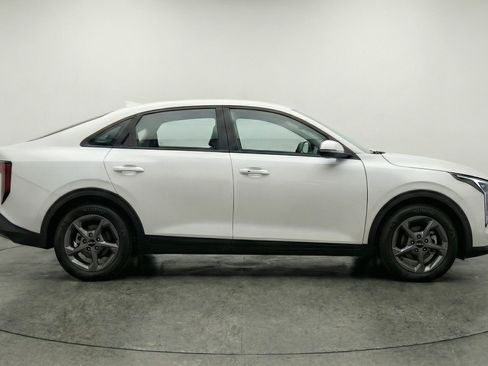 Used 2025 Kia K4 FWD image 11