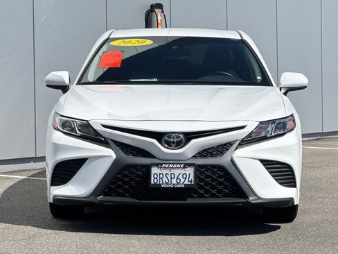 Used 2020 Toyota Camry SE FWD image 8