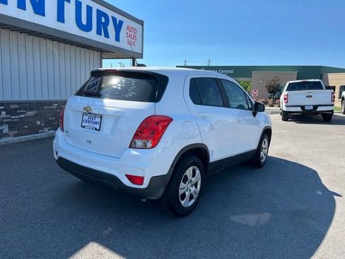 Used 2018 Chevrolet Trax LS FWD image 12