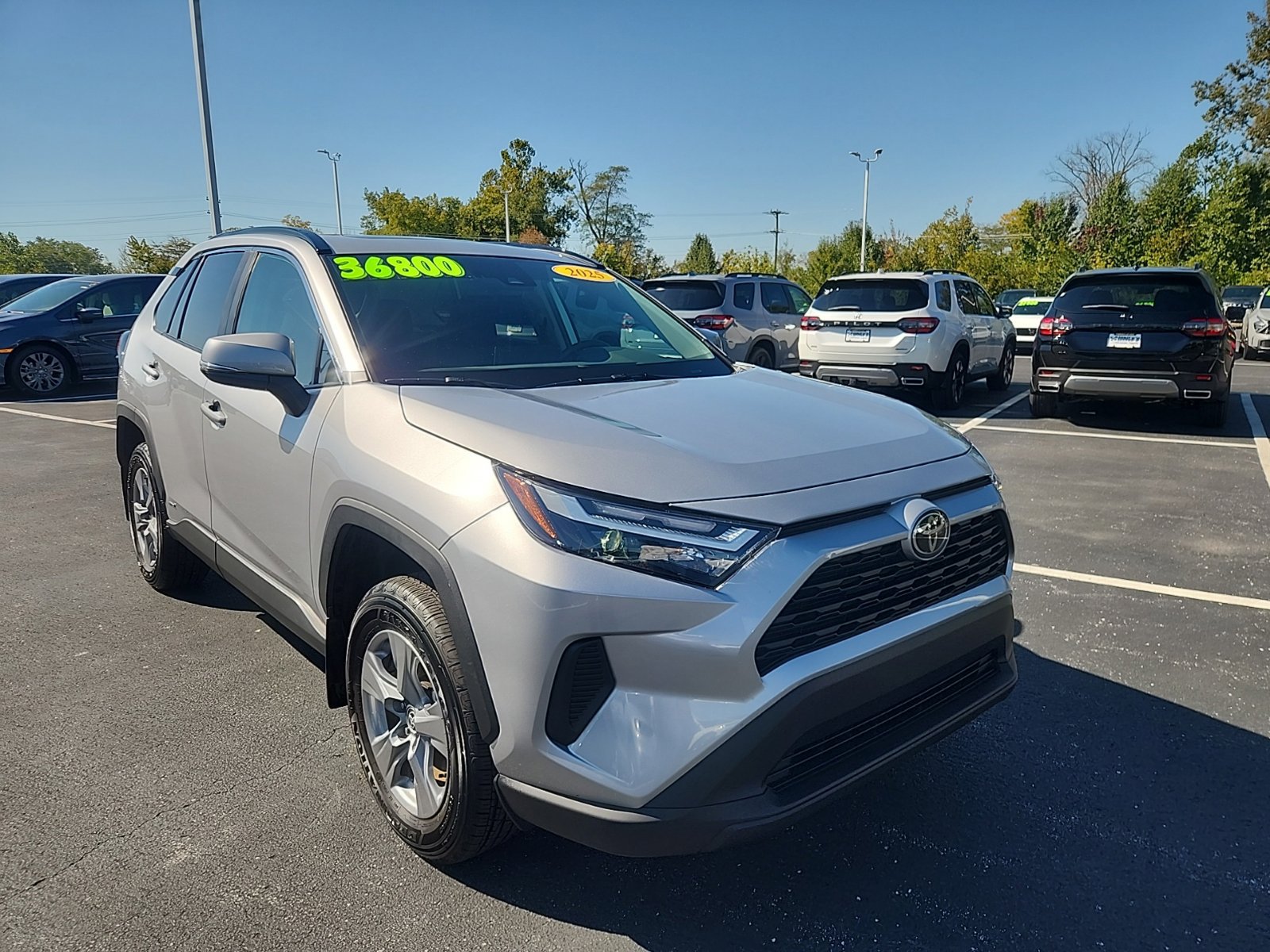 Used 2025 Toyota RAV4 XLE w/ Convenience Package AWD/4WD image 8