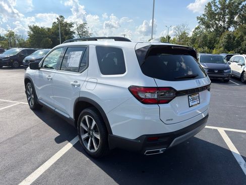 Used 2025 Honda Pilot Elite image 6