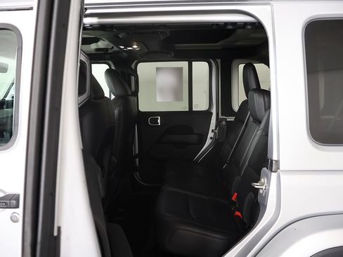 Used 2023 Jeep Wrangler Unlimited Sahara AWD/4WD image 27
