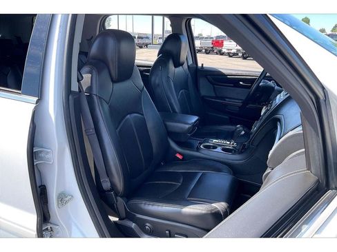 Used 2016 GMC Acadia SLT AWD/4WD image 8