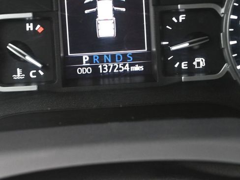 Used 2018 Toyota Tundra SR5 w/ TRD Off Road Package image 40