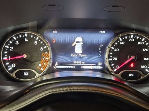 Used 2021 Jeep Renegade Latitude w/ Luxury Group I AWD/4WD image 28