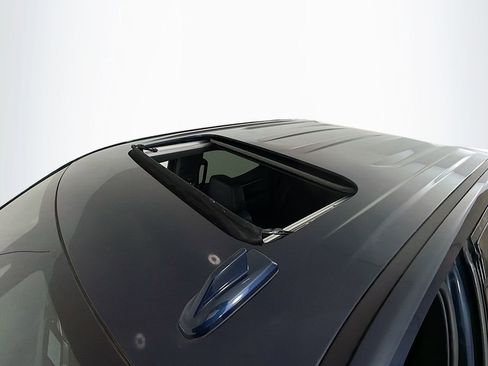 Used 2022 Chevrolet Silverado 1500 High Country w/ High Country Premium Package image 19