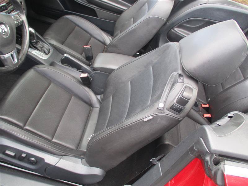 Used 2013 Volkswagen Eos Komfort FWD image 12