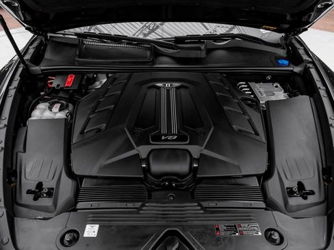 Used 2023 Bentley Bentayga V8 image 58