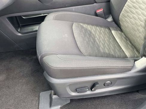 Used 2025 Nissan Pathfinder SV image 14