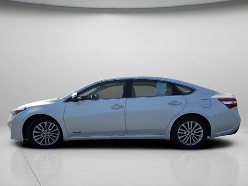Used 2014 Toyota Avalon Limited w/ Technology Package FWD image 22