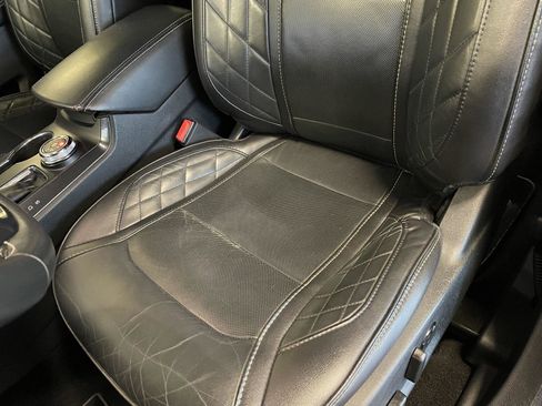 Used 2019 Ford Explorer Platinum image 20