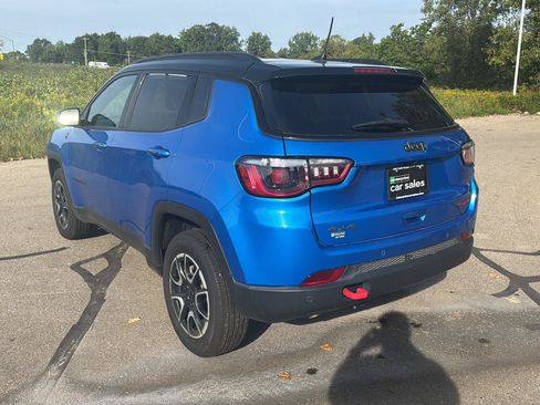 Used 2025 Jeep Compass Trailhawk AWD/4WD image 3