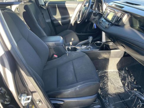 Used 2016 Toyota RAV4 XLE image 40