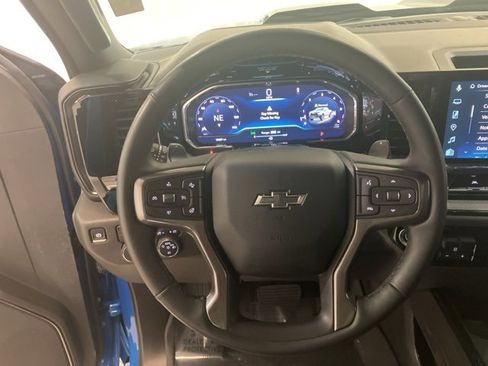 Used 2025 Chevrolet Silverado 1500 ZR2 image 12