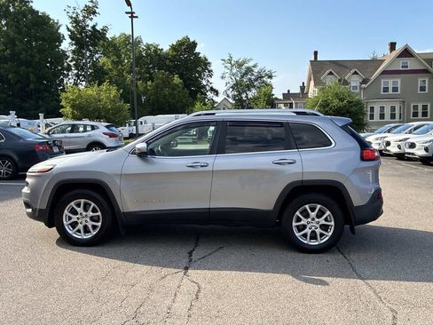 Used 2014 Jeep Cherokee Latitude w/ Comfort/Convenience Group AWD/4WD image 4