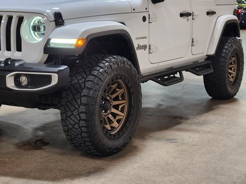 Used 2024 Jeep Wrangler Unlimited Sahara AWD/4WD image 17