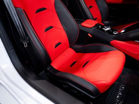 Used 2023 Lamborghini Huracan EVO image 13