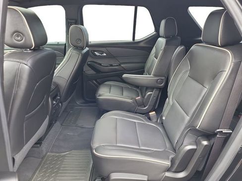 Used 2023 Chevrolet Traverse Premier image 23
