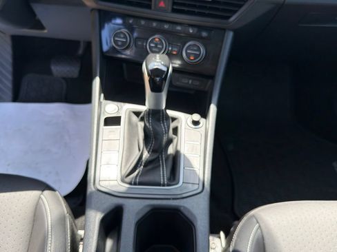 Used 2023 Volkswagen Jetta SE w/ Panoramic Sunroof Package FWD image 19