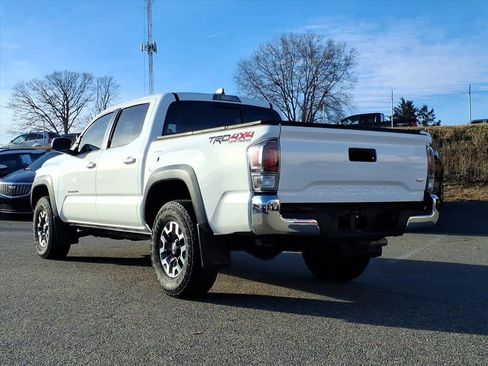 Used 2022 Toyota Tacoma TRD Off-Road image 3