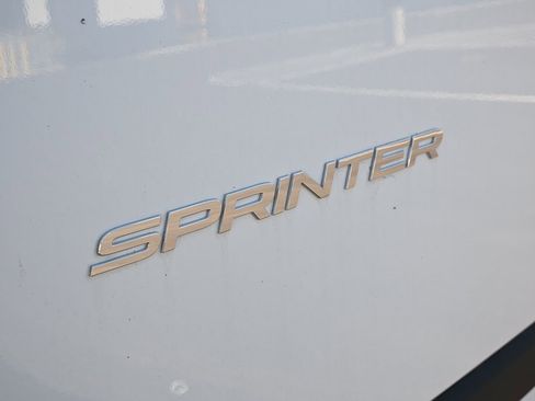Used 2025 Mercedes-Benz Sprinter 2500 image 27