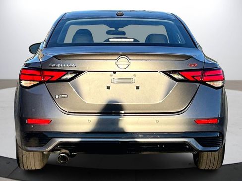 Used 2025 Nissan Sentra SR w/ SR Premium Package image 8
