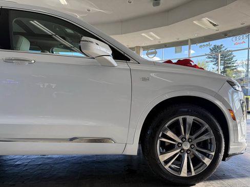 Used 2023 Cadillac XT6 Premium Luxury AWD/4WD image 4