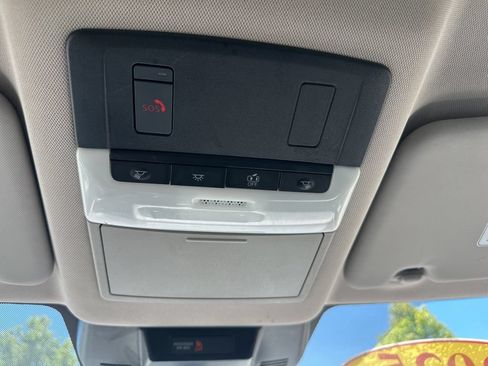 Certified 2025 Nissan Rogue SV FWD image 22