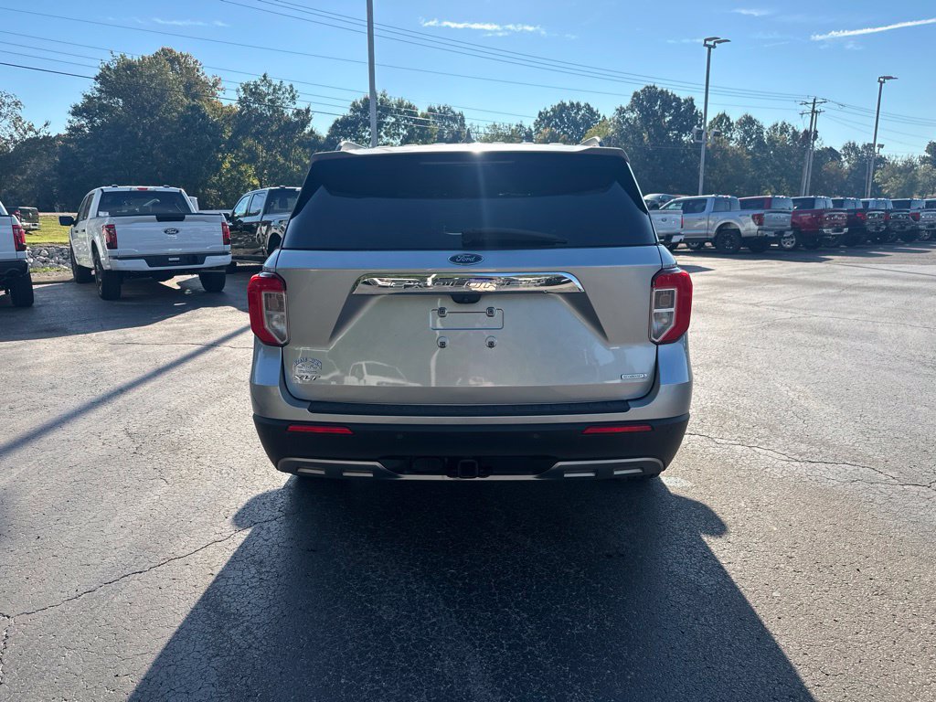 Used 2020 Ford Explorer XLT w/ Equipment Group 202A RWD image 4