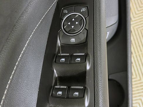 Used 2019 Ford Fusion Energi Titanium FWD image 36
