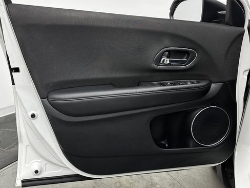 Used 2022 Honda HR-V EX image 11