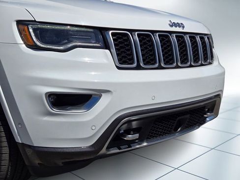 Used 2018 Jeep Grand Cherokee Limited image 2