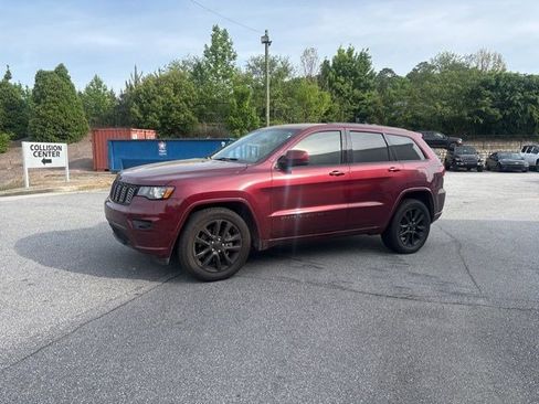 Used 2022 Jeep Grand Cherokee Laredo X RWD image 3