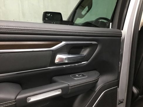 Used 2022 RAM 1500 Laramie AWD/4WD image 11