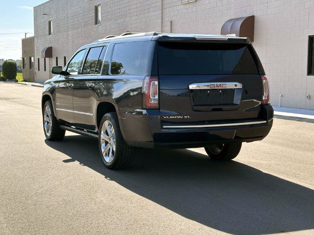 Used 2018 GMC Yukon XL Denali w/ Denali Ultimate Package AWD/4WD image 3